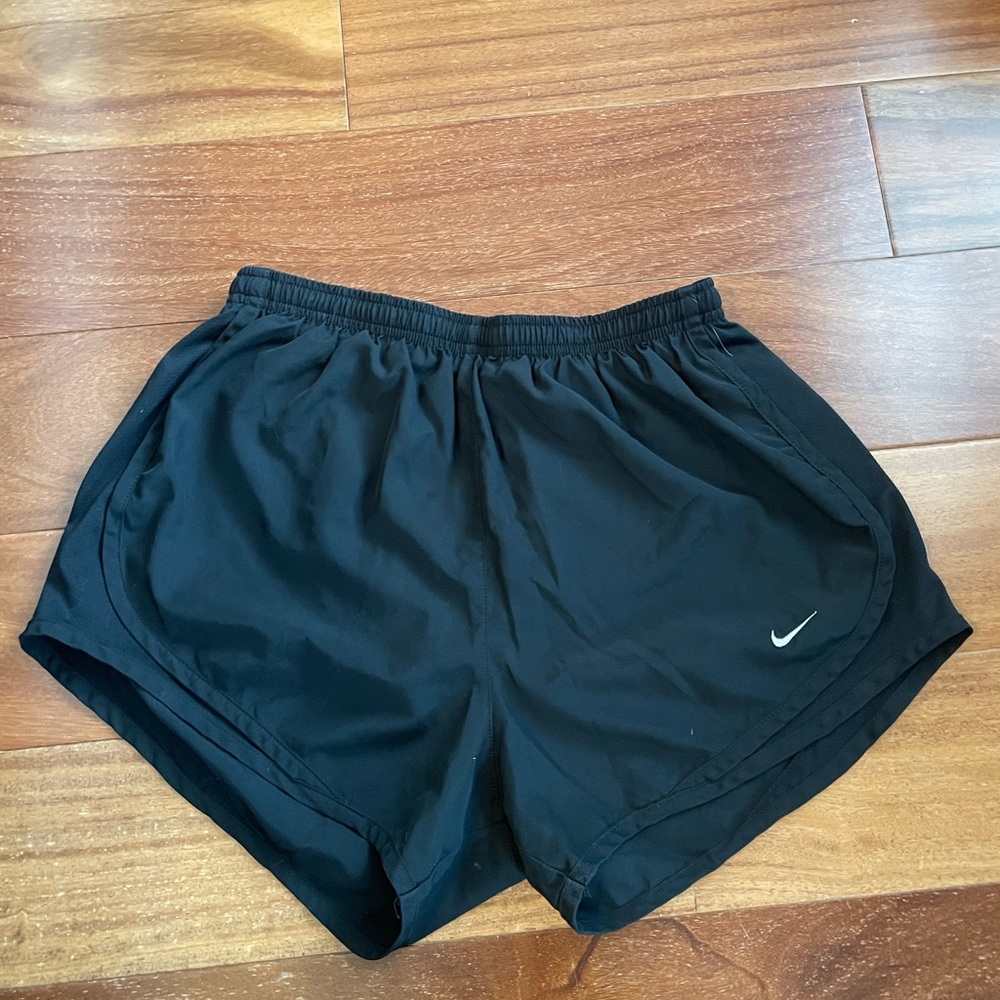 Nike Women’s Tempo Dri-Fit short